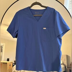 FIGS Men's Blueish Scrub Top